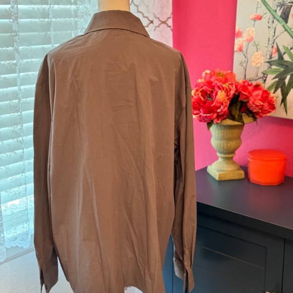 gray button down top - Picture 2 of 2